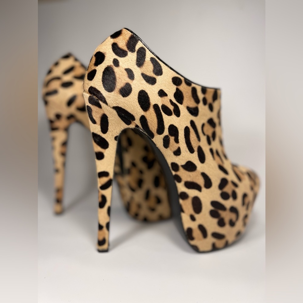 Steve Madden Vipper Leopard Heeled Boots